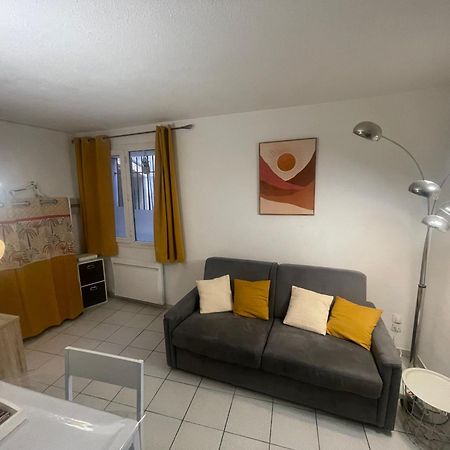 Petit studio coquet à 2 pas des Halles Apartamento Narbona Exterior foto