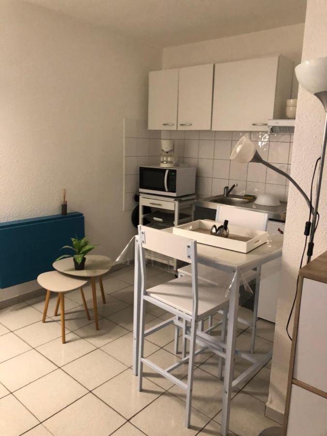 Petit studio coquet à 2 pas des Halles Apartamento Narbona Exterior foto